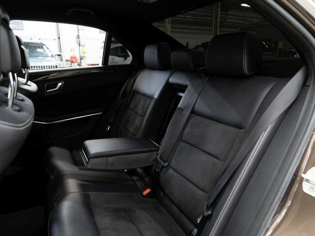 Б/У Мерседес-Бенц Е-Класс 2013 года. Фото: #6