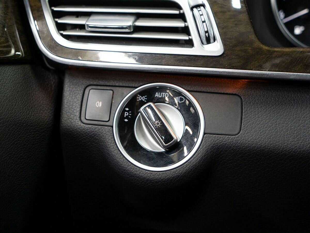 Б/У Мерседес-Бенц Е-Класс 2013 года. Фото: #15