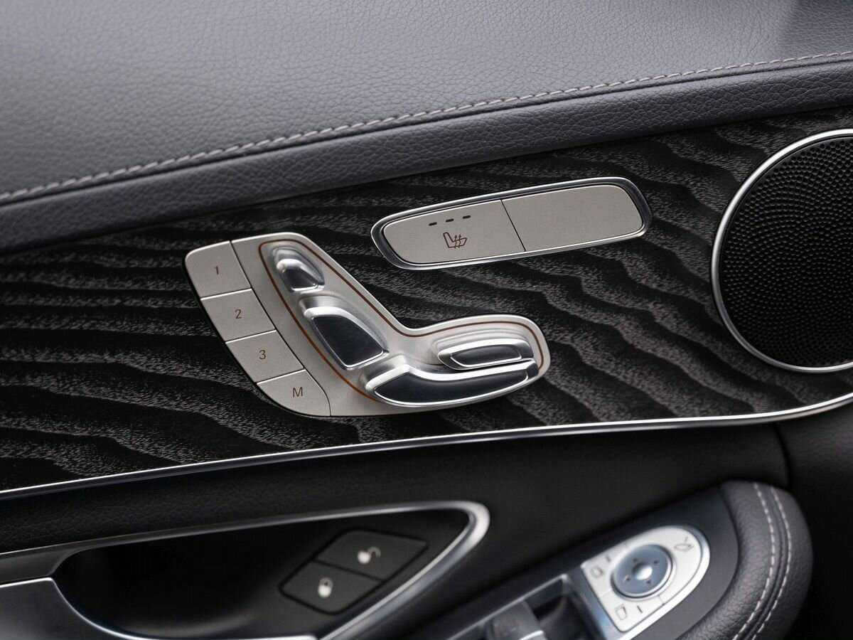 Б/У Мерседес-Бенц Ц-Класс 2015 года. Фото: #17