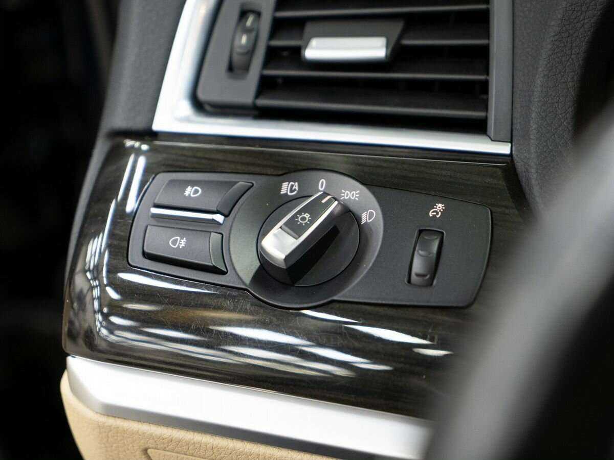 Б/У БМВ 5 серии 2014 года. Фото: #17