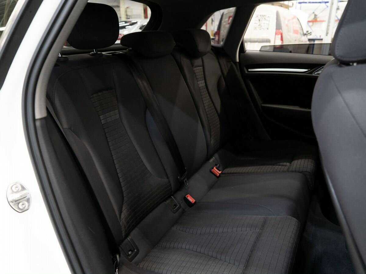 Б/У Ауди А3 2017 года. Фото: #8