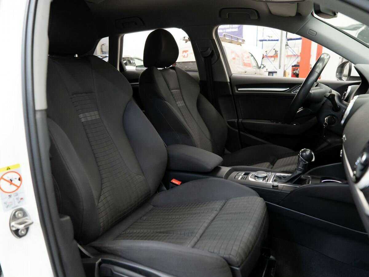 Б/У Ауди А3 2017 года. Фото: #9