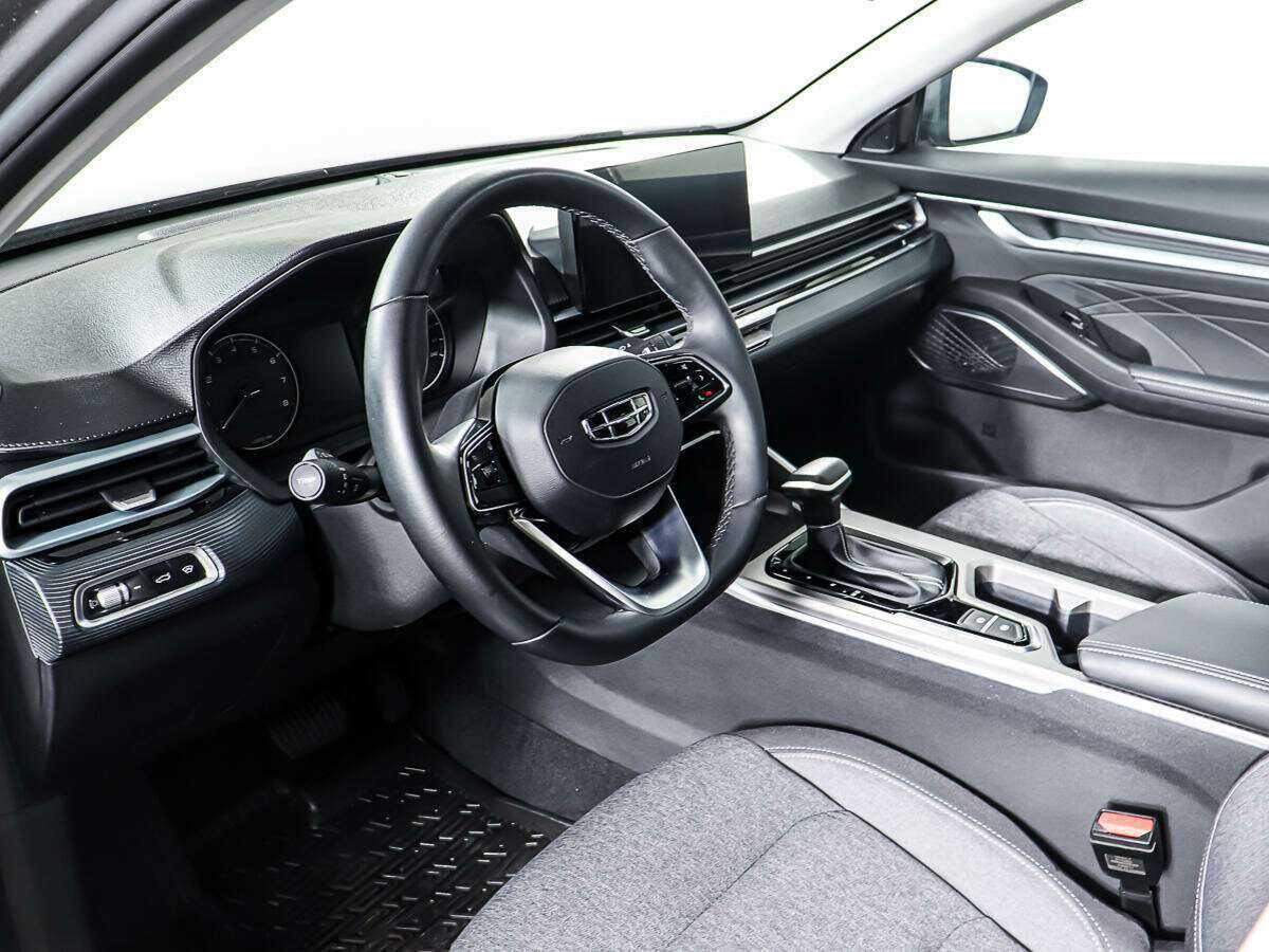 Б/У Джили Эмгранд 2023 года. Фото: #12