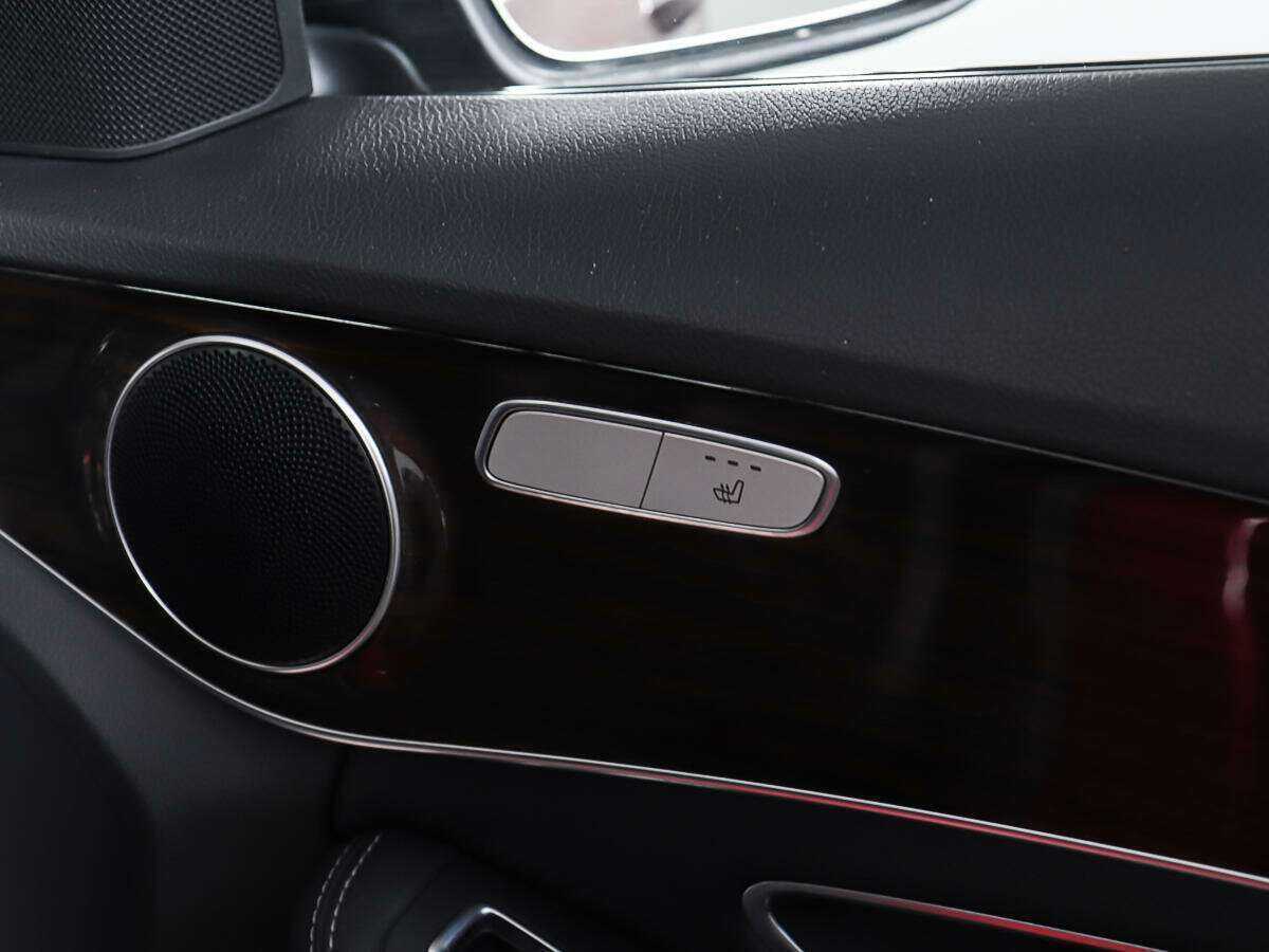 Б/У Мерседес-Бенц Ц-Класс 2016 года. Фото: #16