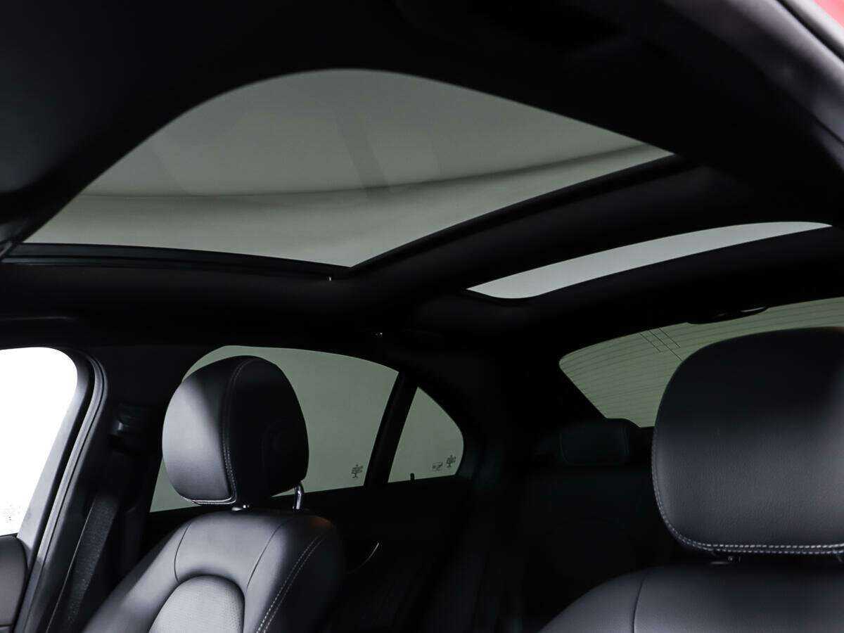 Б/У Мерседес-Бенц Ц-Класс 2016 года. Фото: #18