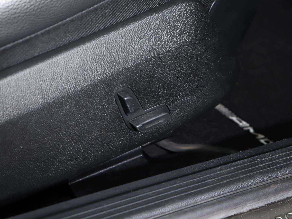 Б/У Мерседес-Бенц Е-Класс 2013 года. Фото: #18