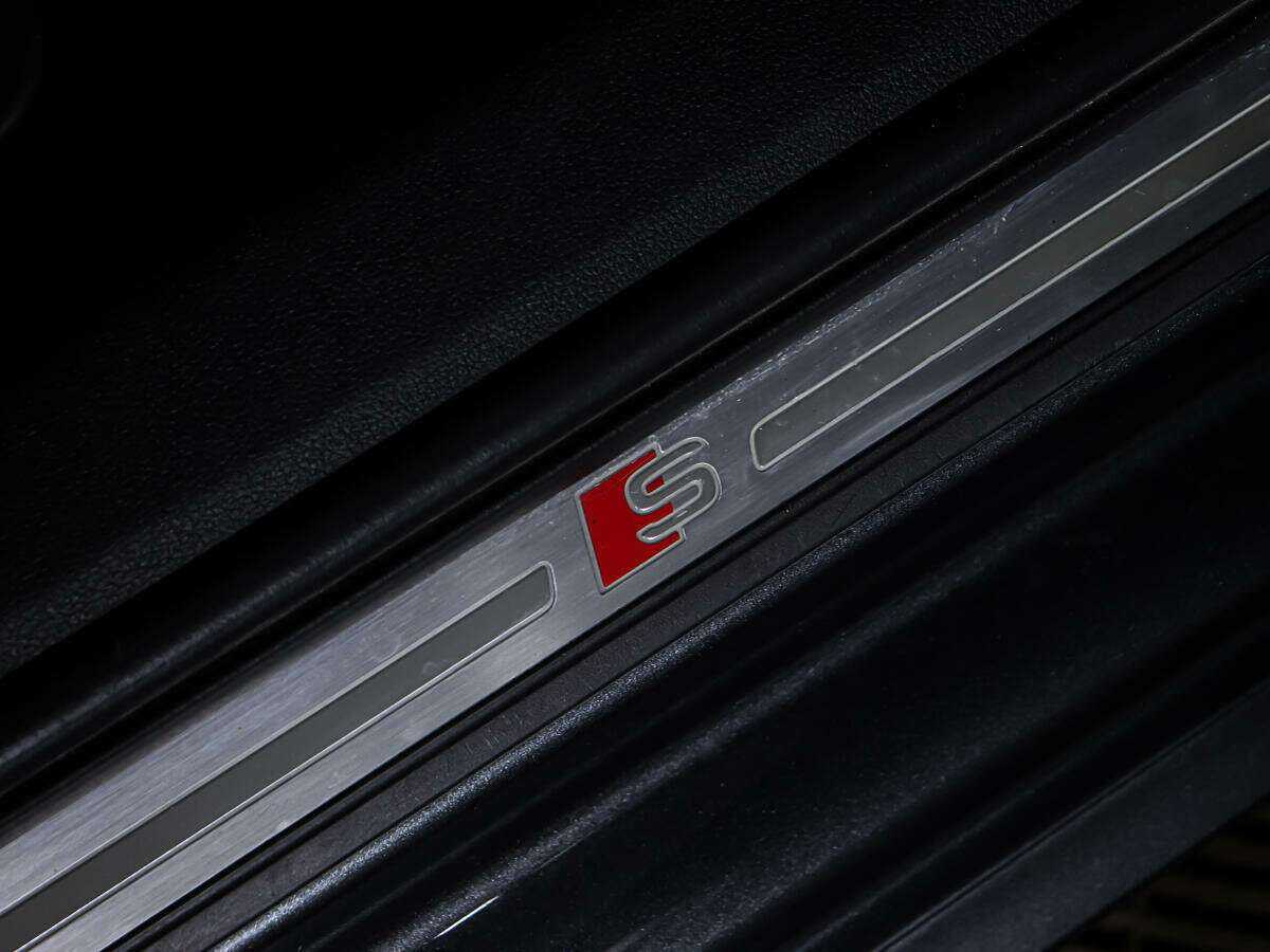 Б/У Ауди А4 2017 года. Фото: #16