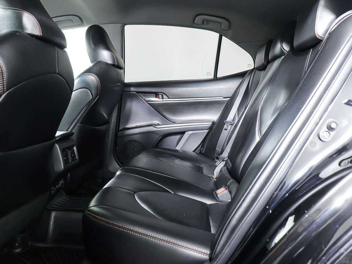 Б/У Тойота Камри 2018 года. Фото: #9