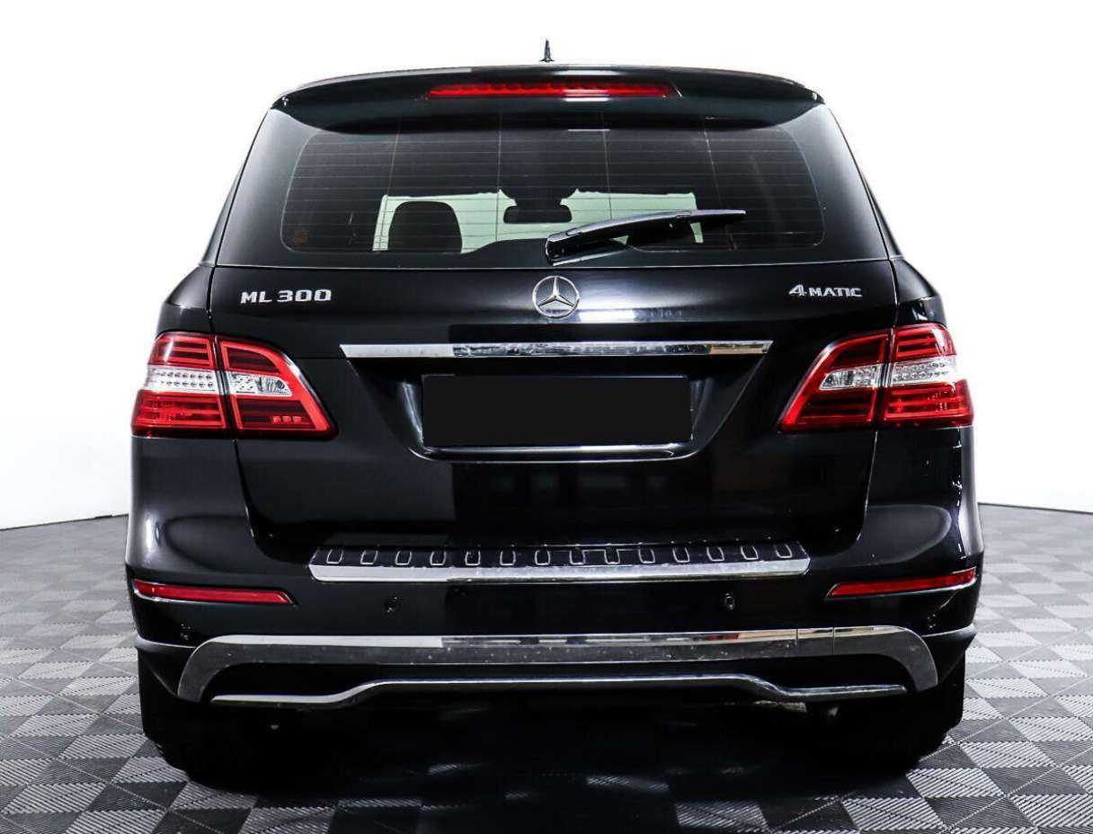 Б/У Мерседес-Бенц М-Класс 2014 года. Фото: #5