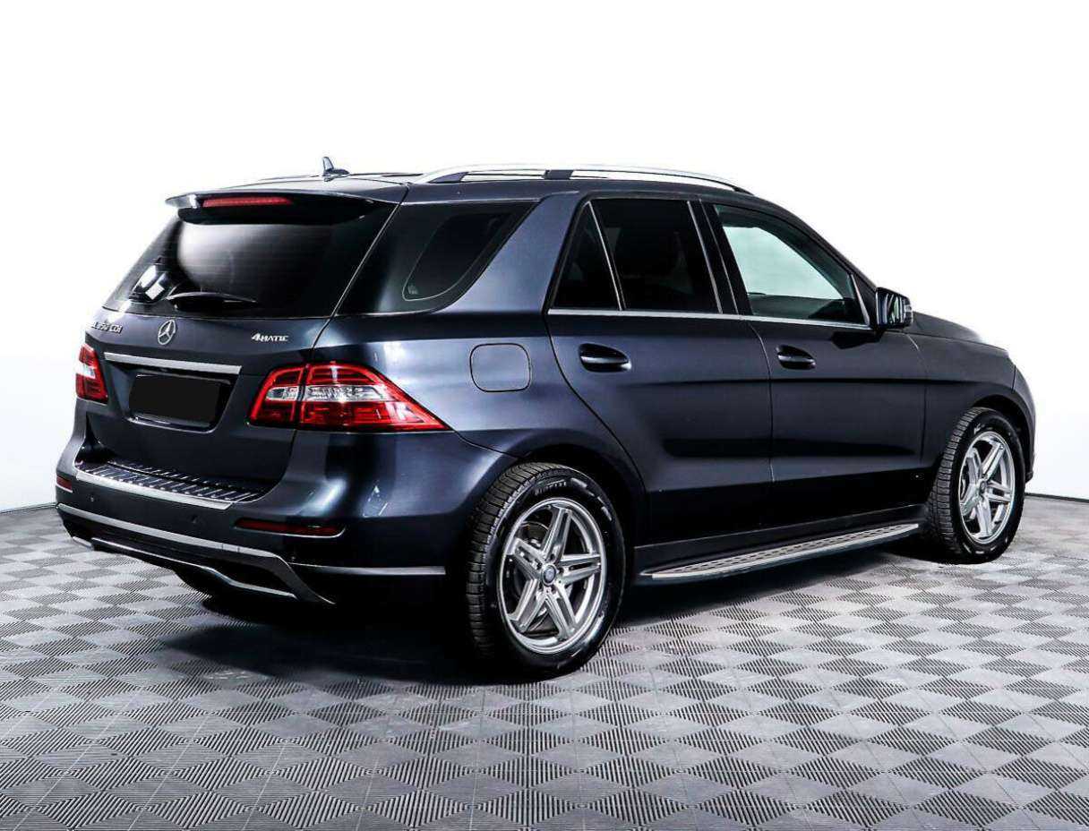 Б/У Мерседес-Бенц М-Класс 2013 года. Фото: #4