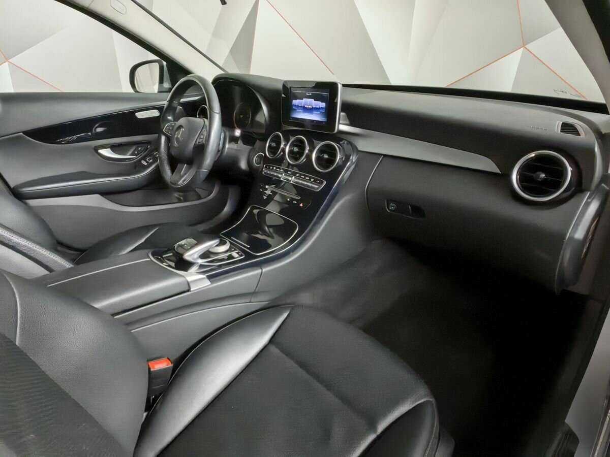 Б/У Мерседес-Бенц Ц-Класс 2017 года. Фото: #8