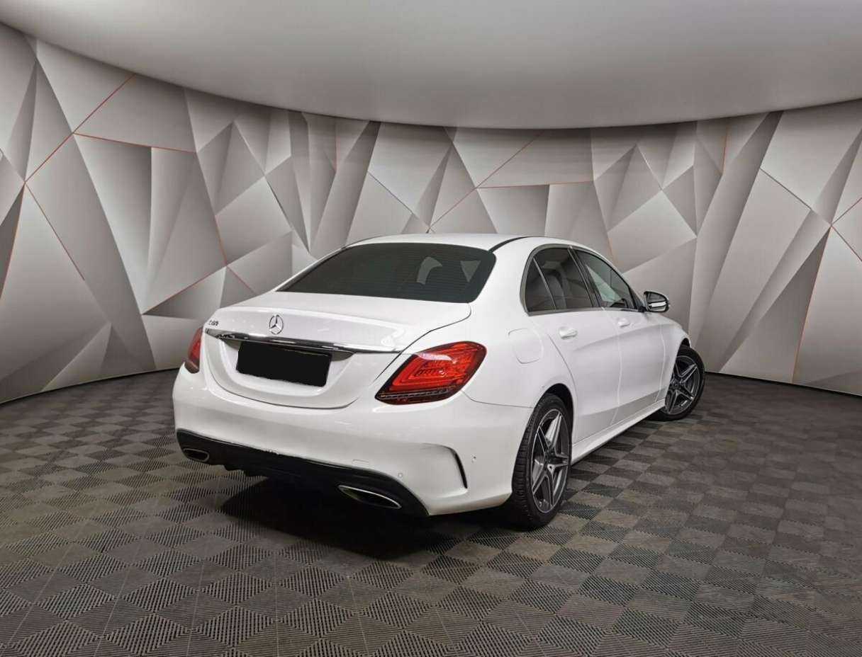 Б/У Мерседес-Бенц Ц-Класс 2019 года. Фото: #1