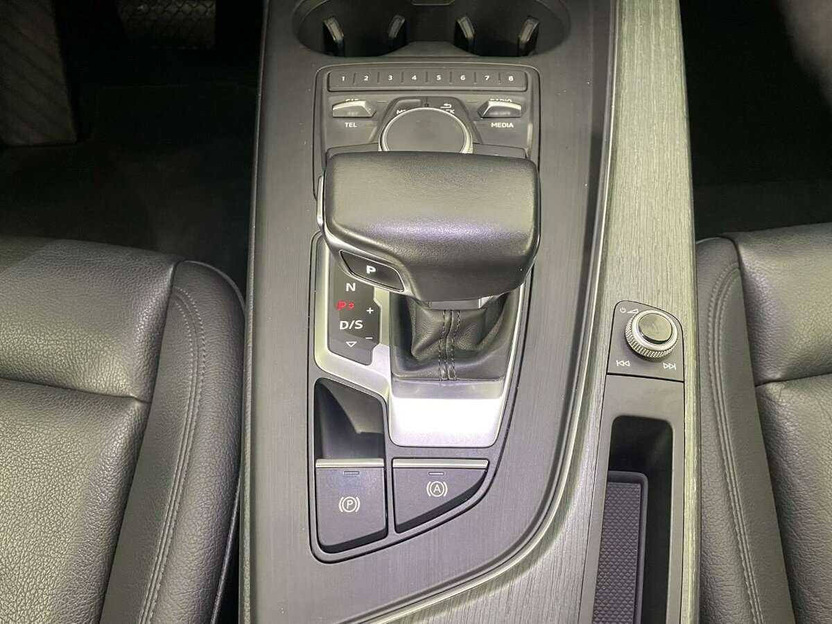 Б/У Ауди А4 2018 года. Фото: #12