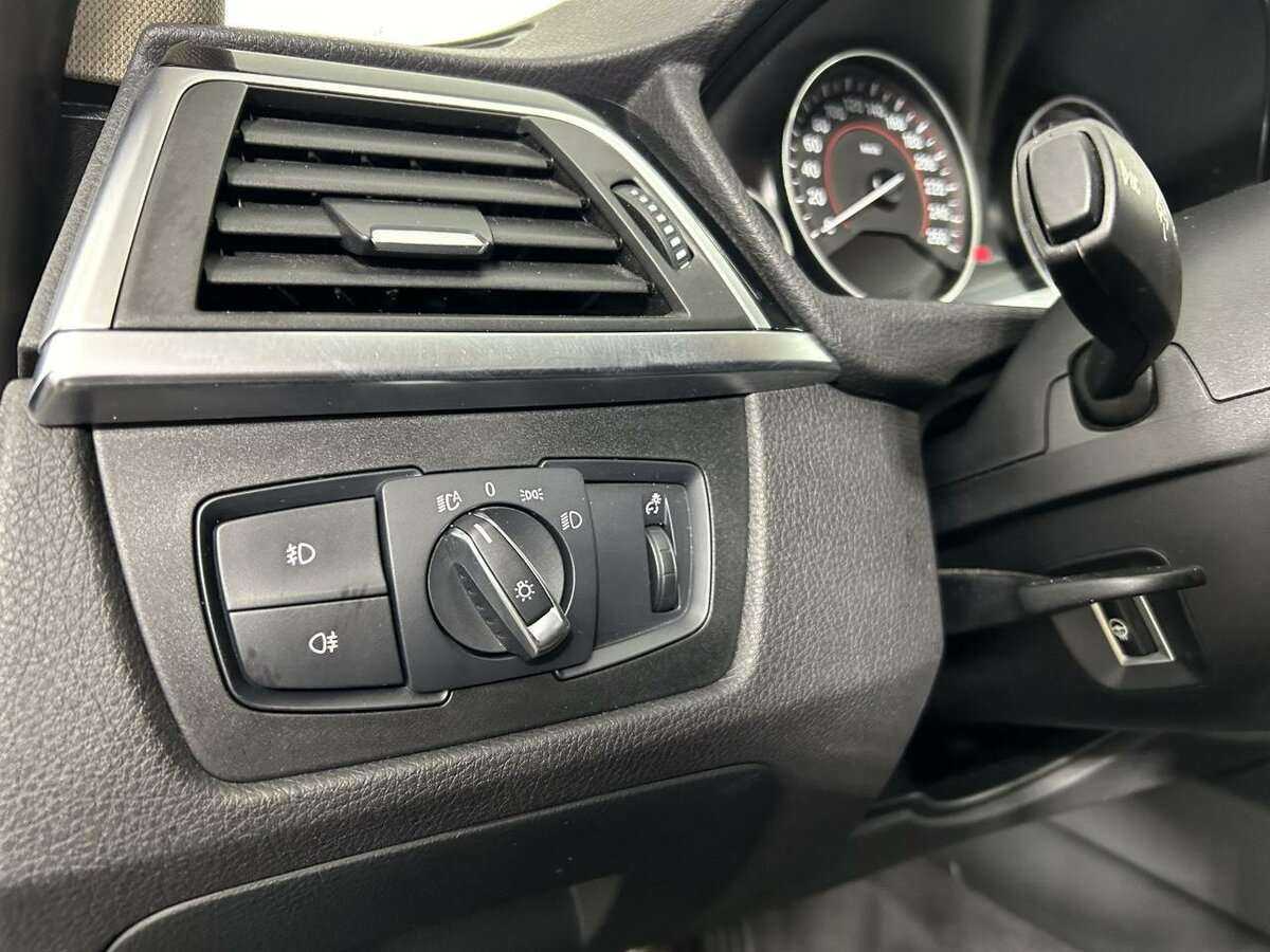 Б/У БМВ 3 серии 2016 года. Фото: #8