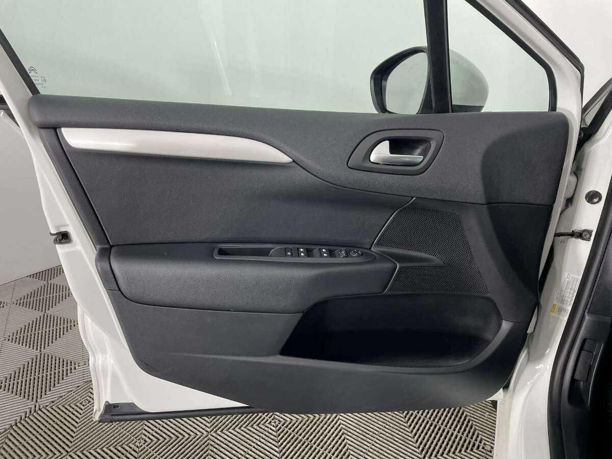 Б/У Ситроен Ц4 2021 года. Фото: #7