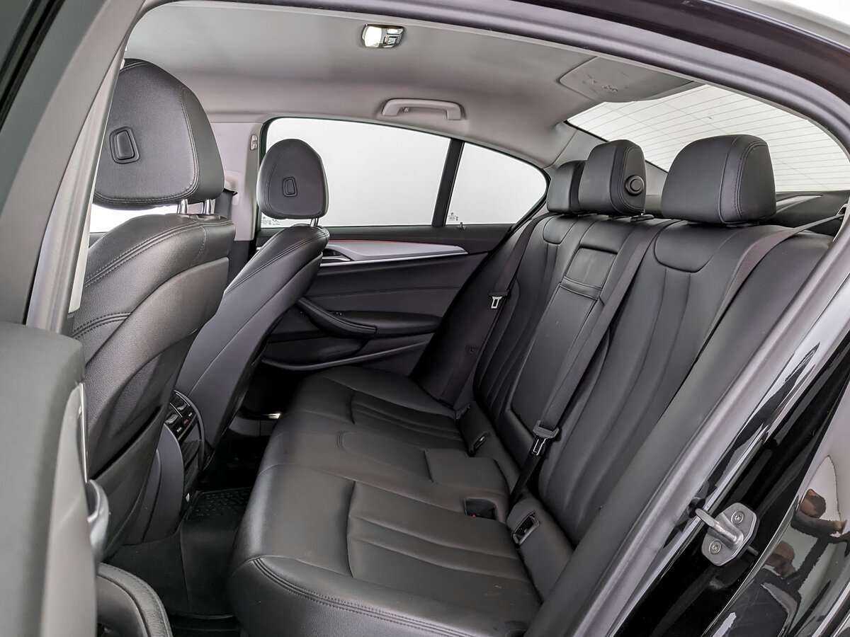 Б/У БМВ 5 серии 2018 года. Фото: #8