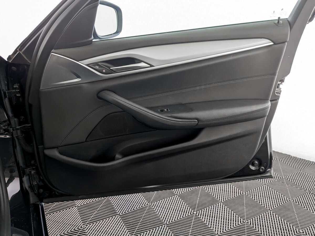 Б/У БМВ 5 серии 2018 года. Фото: #19