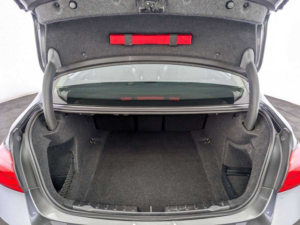 Б/У БМВ 3 серии 2018 года. Фото: #9