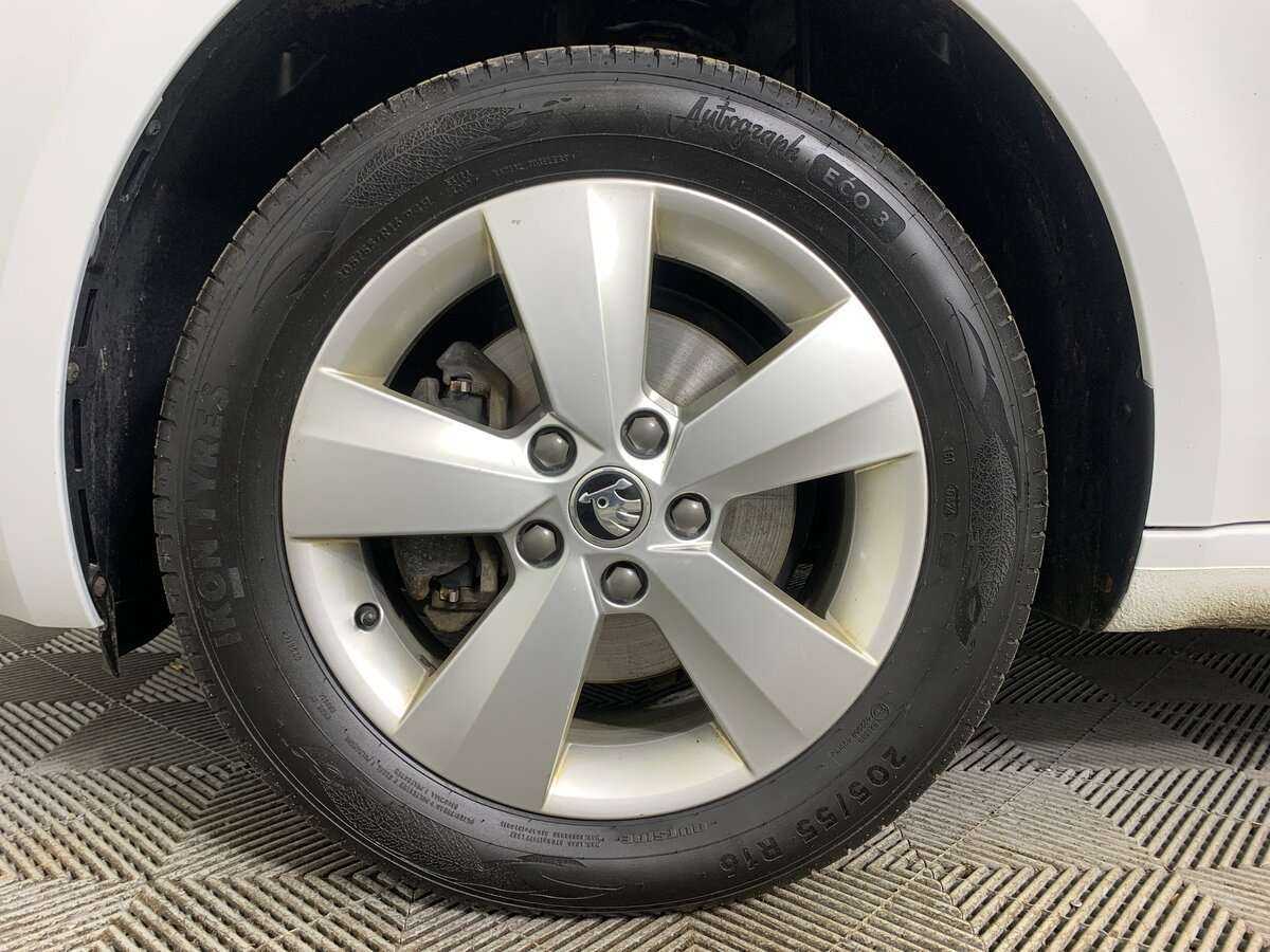 Б/У Шкода Октавия 2019 года. Фото: #5