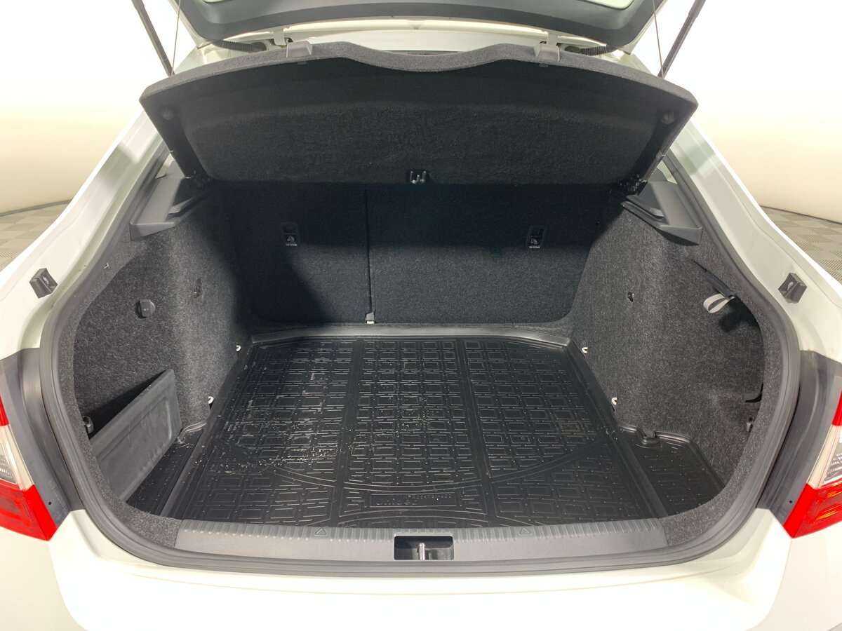 Б/У Шкода Октавия 2019 года. Фото: #16