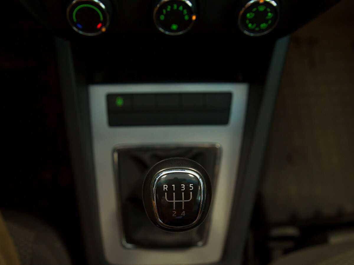 Б/У Шкода Октавия 2014 года. Фото: #12