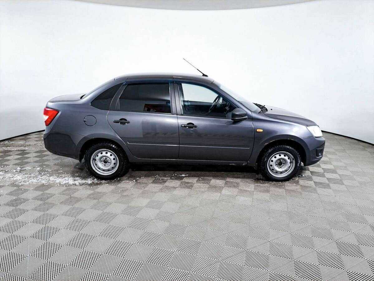 Б/У Лада (ВАЗ) Гранта 2017 года. Фото: #3