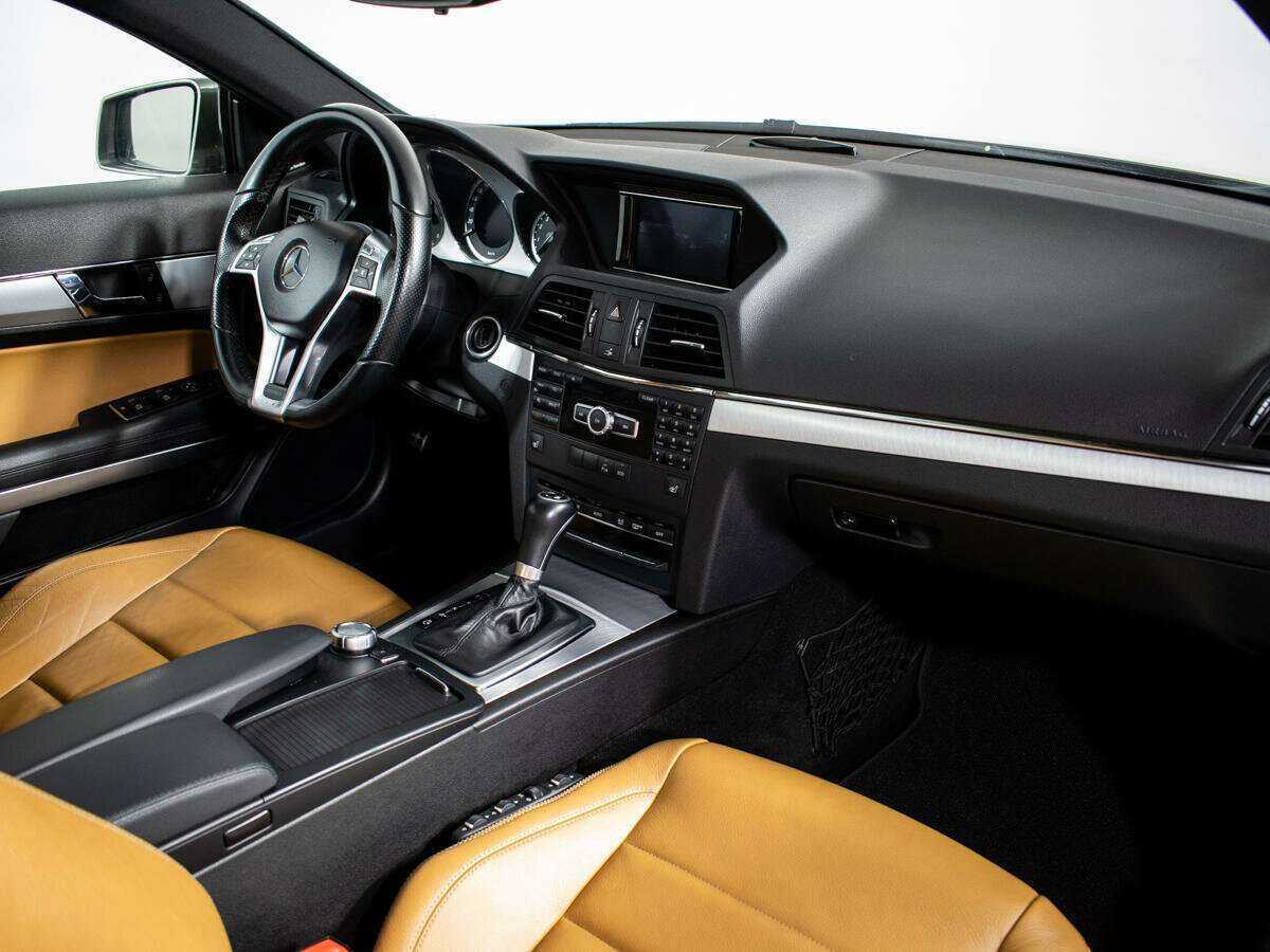 Б/У Мерседес-Бенц Е-Класс 2012 года. Фото: #8