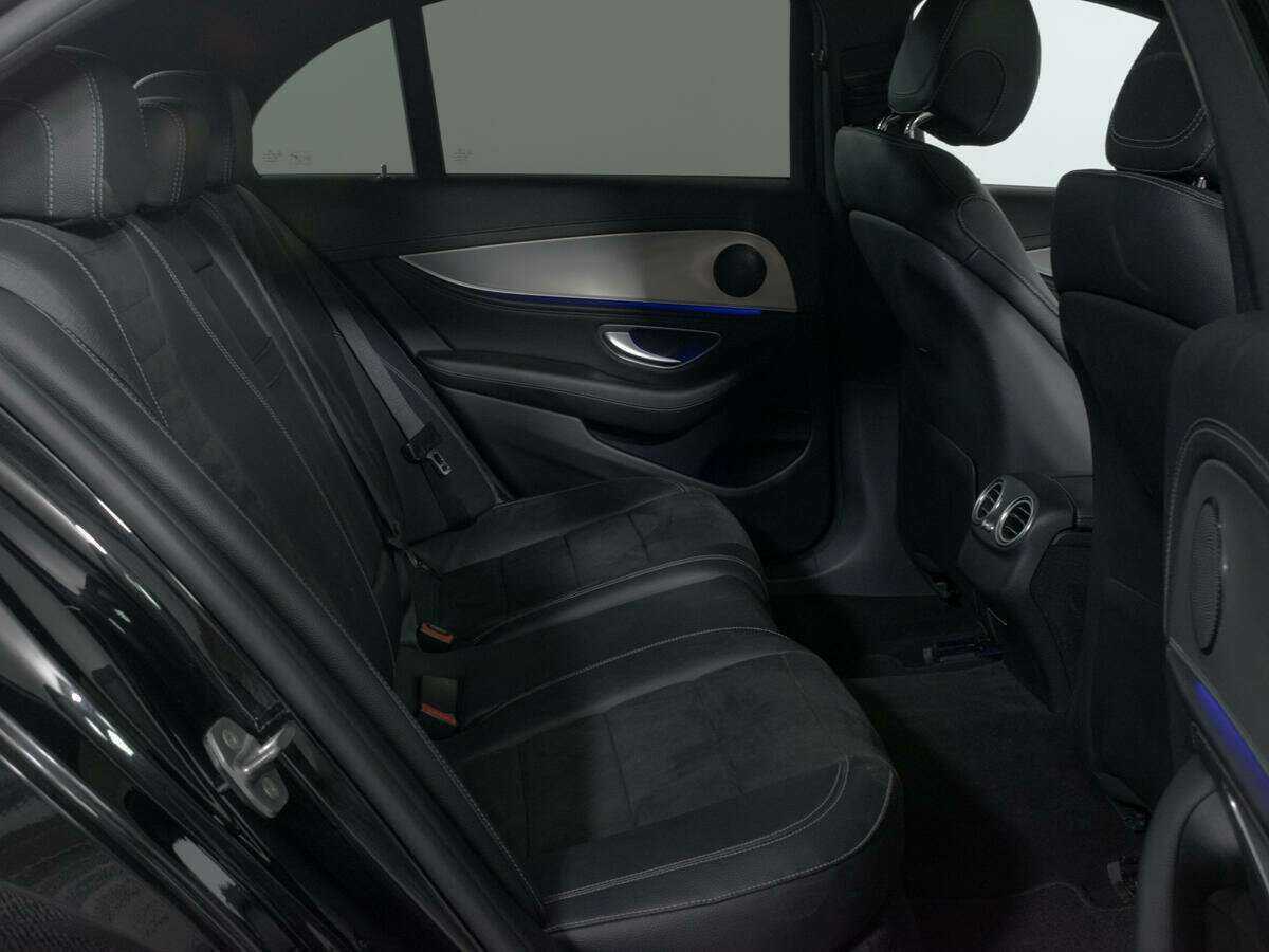 Б/У Мерседес-Бенц Е-Класс 2017 года. Фото: #8