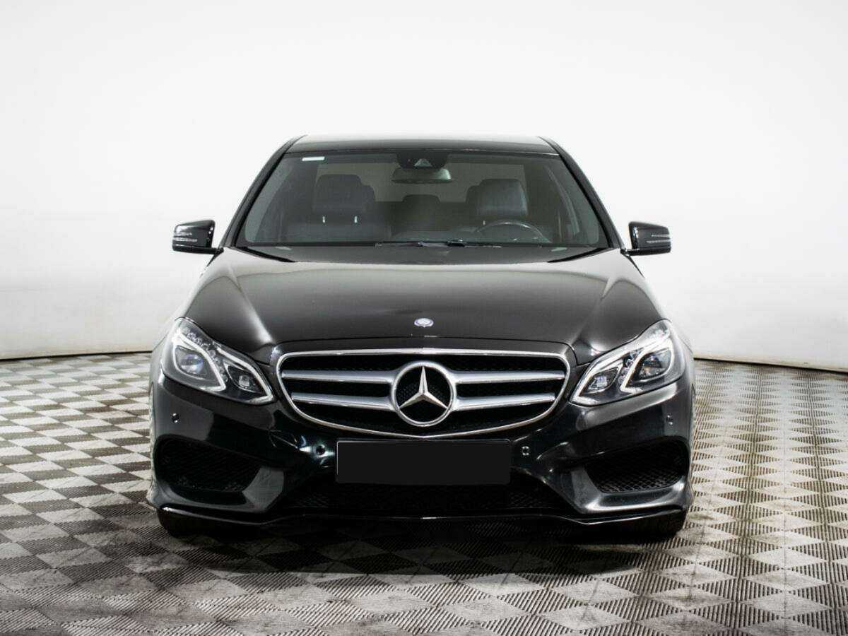 Б/У Мерседес-Бенц Е-Класс 2014 года. Фото: #1