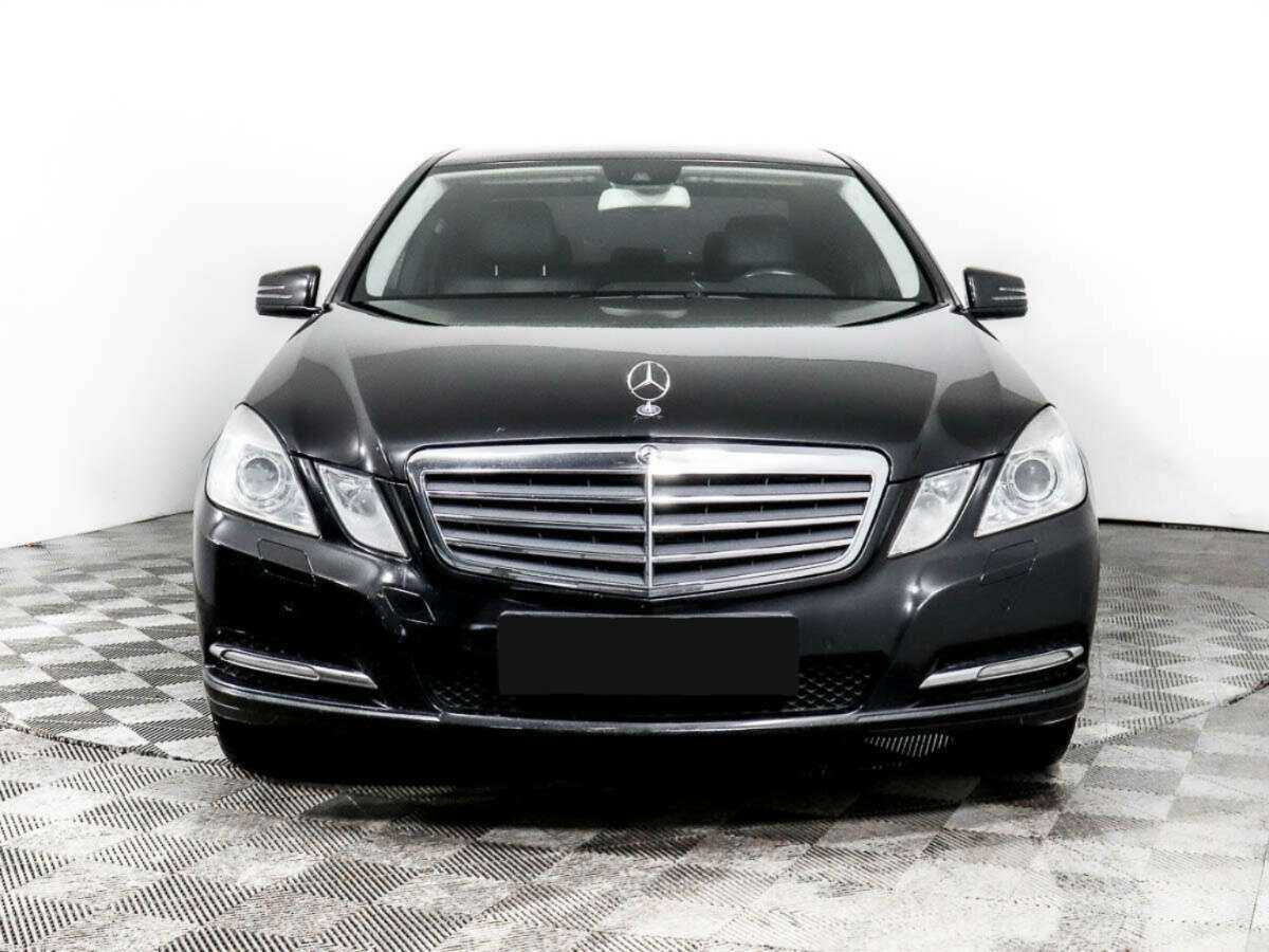 Б/У Мерседес-Бенц Е-Класс 2012 года. Фото: #1