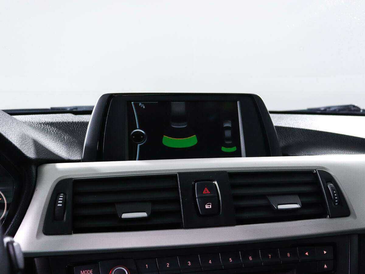 Б/У БМВ 3 серии 2013 года. Фото: #11