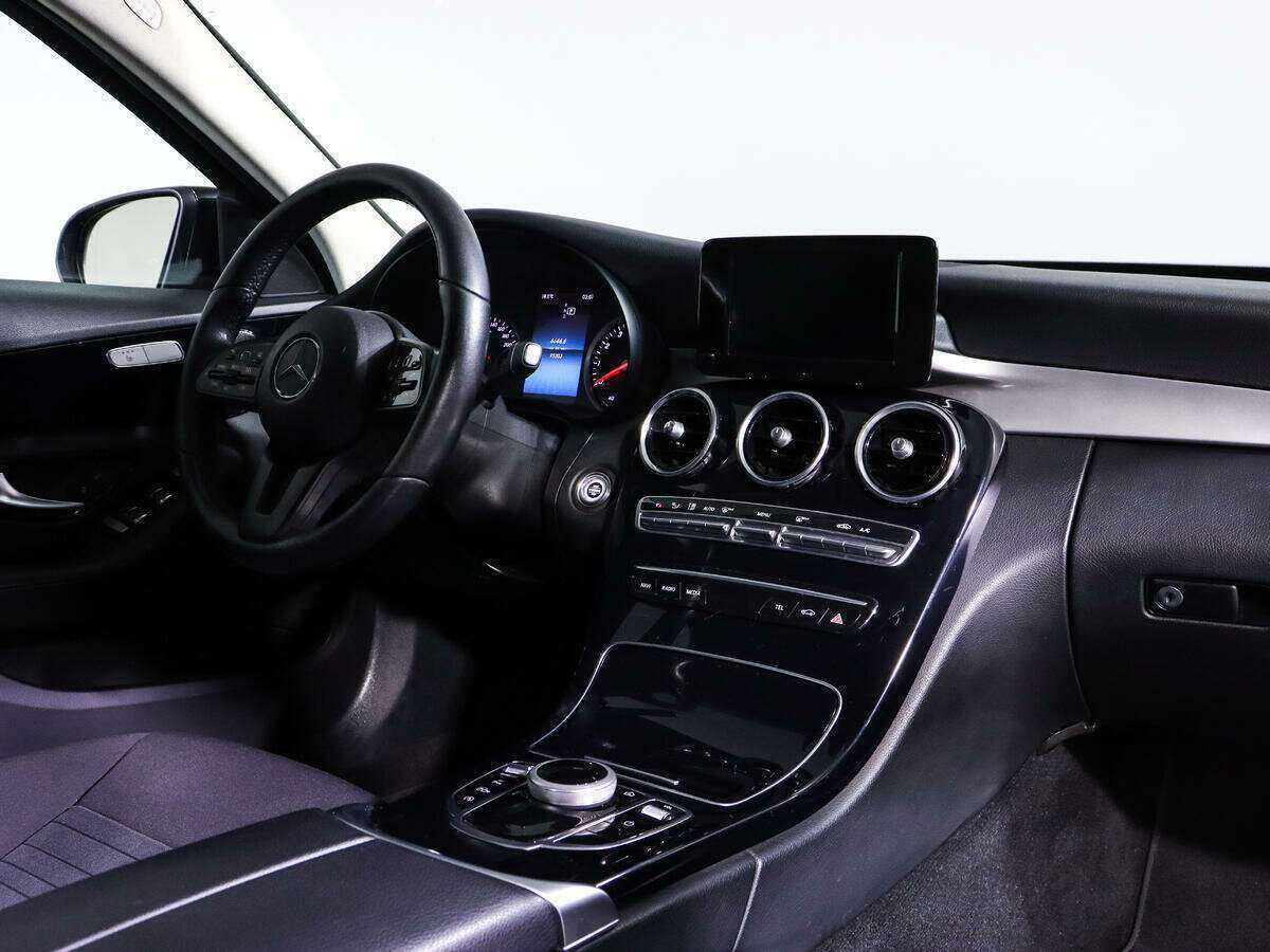 Б/У Мерседес-Бенц Ц-Класс 2019 года. Фото: #7