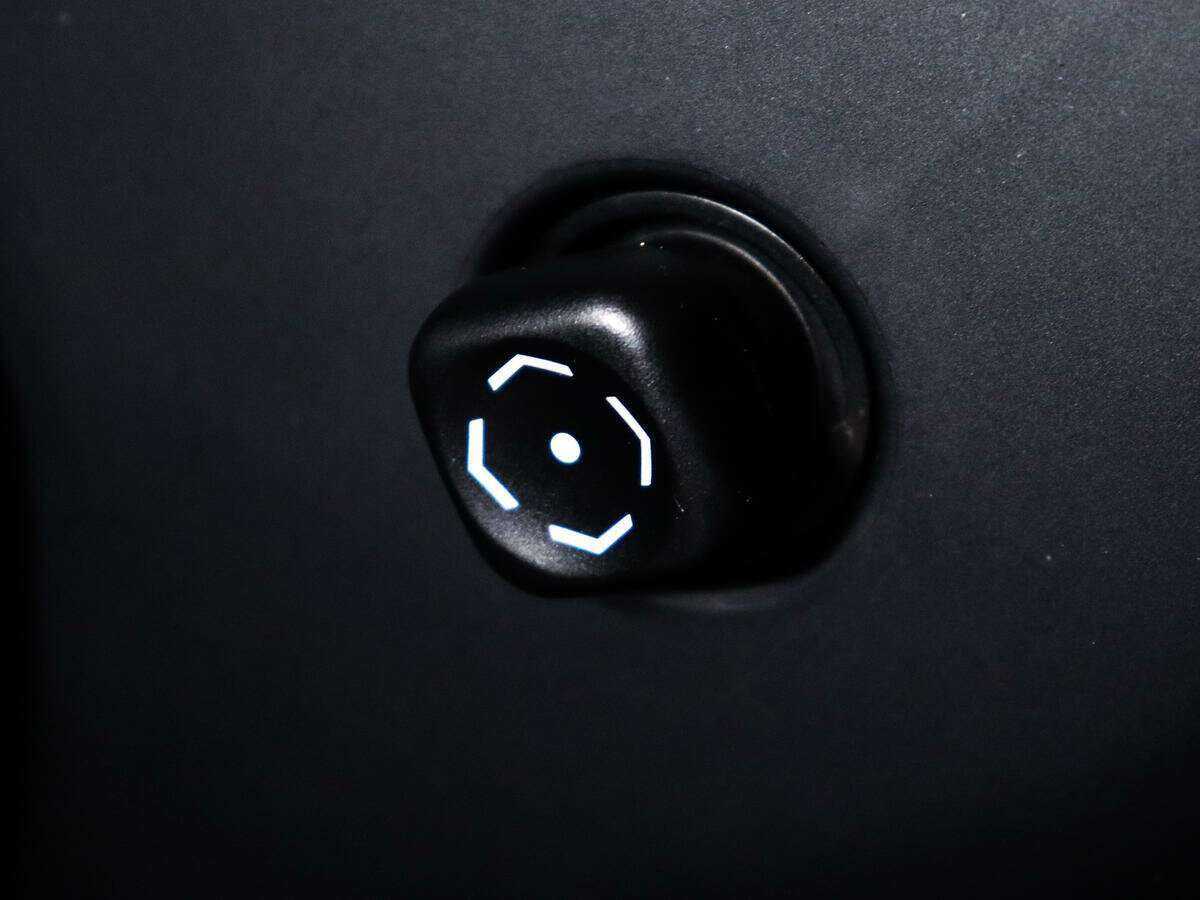 Б/У Лексус Р-Икс 2012 года. Фото: #16