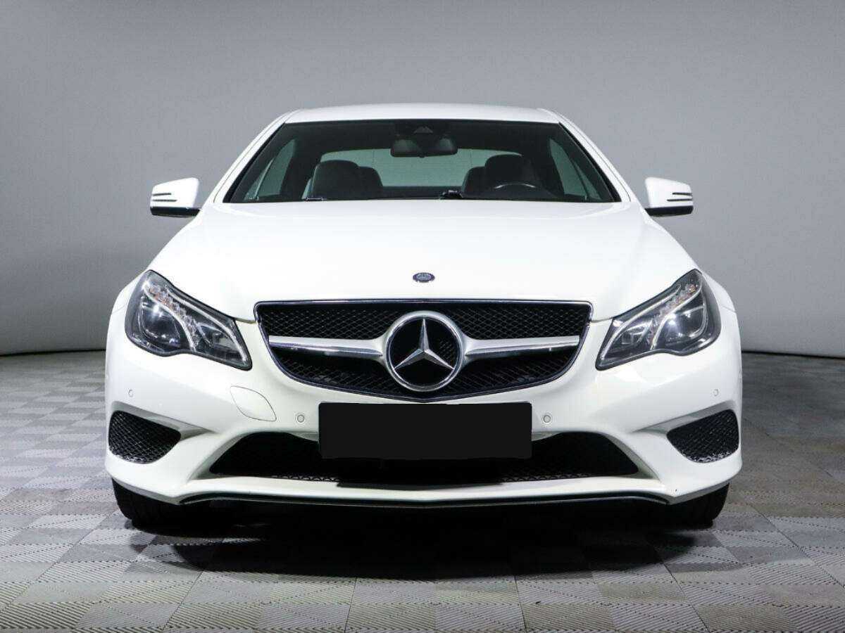 Б/У Мерседес-Бенц Е-Класс 2013 года. Фото: #1