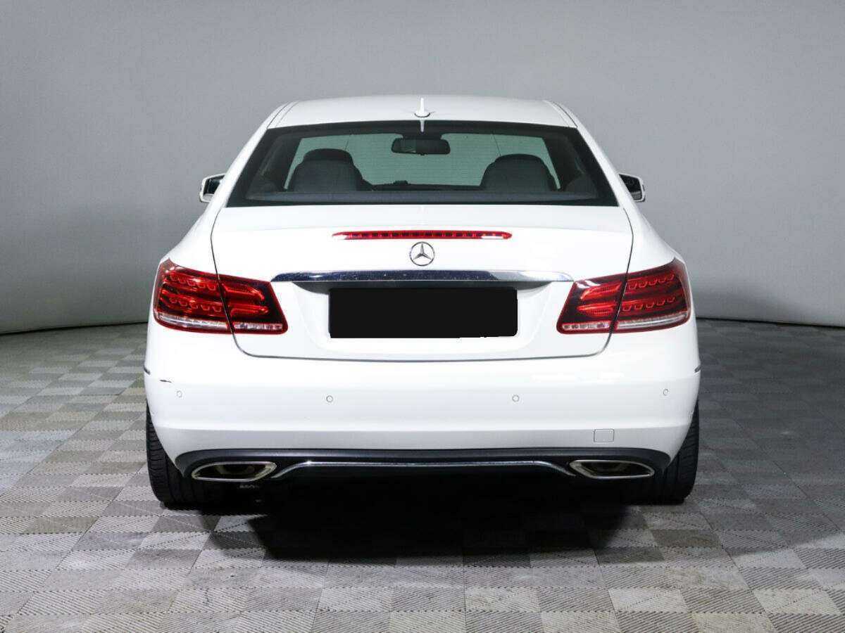 Б/У Мерседес-Бенц Е-Класс 2013 года. Фото: #3