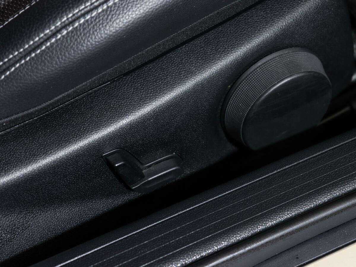 Б/У Мерседес-Бенц Е-Класс 2013 года. Фото: #12