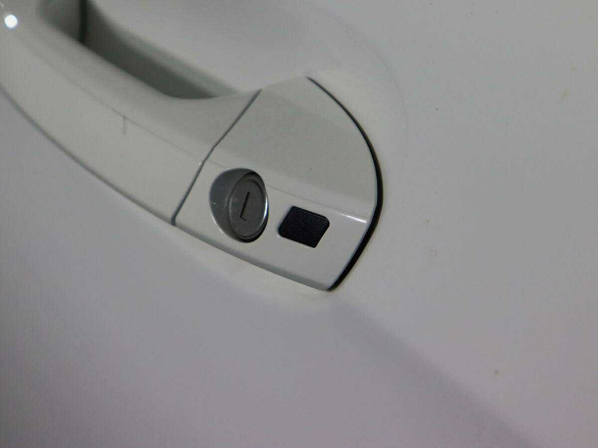 Б/У Мерседес-Бенц Е-Класс 2013 года. Фото: #13