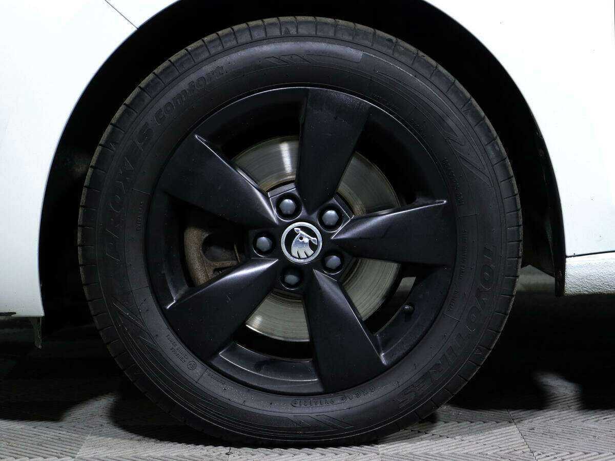 Б/У Шкода Рапид 2014 года. Фото: #13