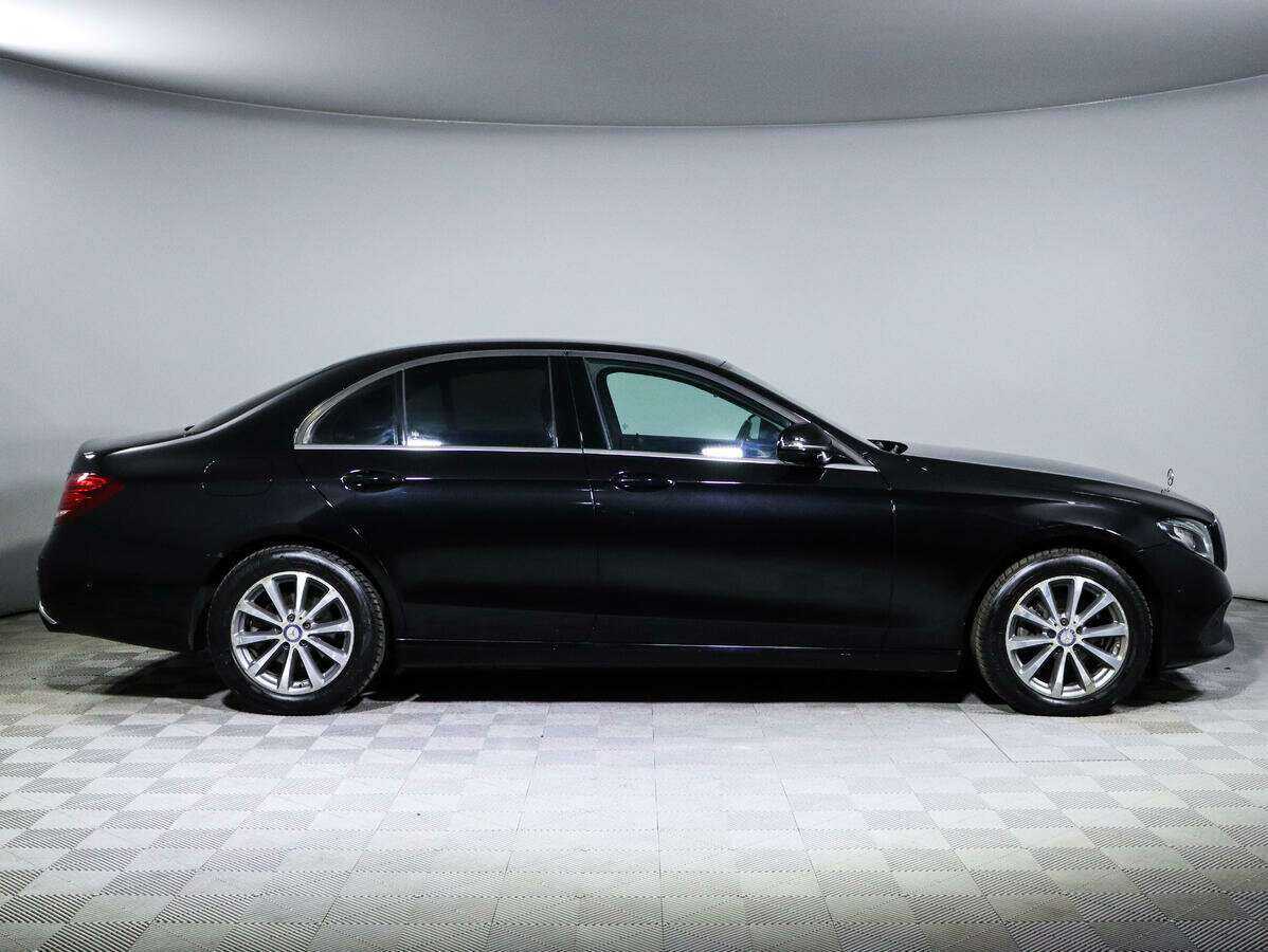 Б/У Мерседес-Бенц Е-Класс 2016 года. Фото: #3