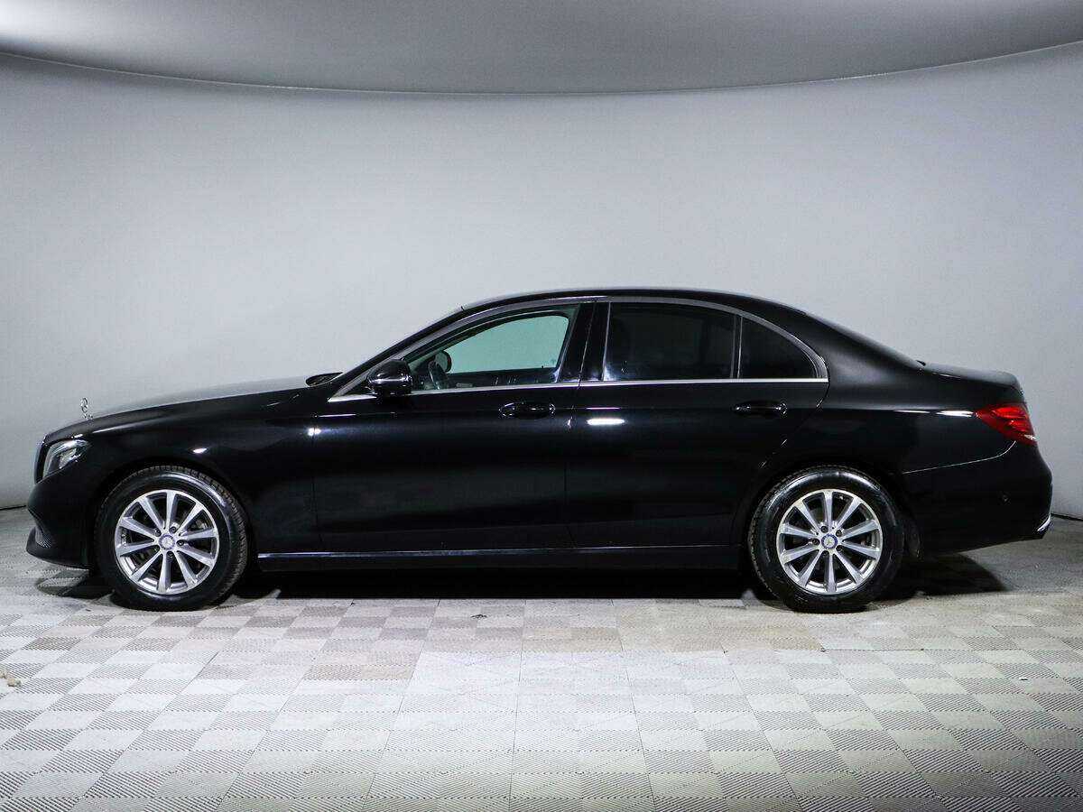 Б/У Мерседес-Бенц Е-Класс 2016 года. Фото: #6