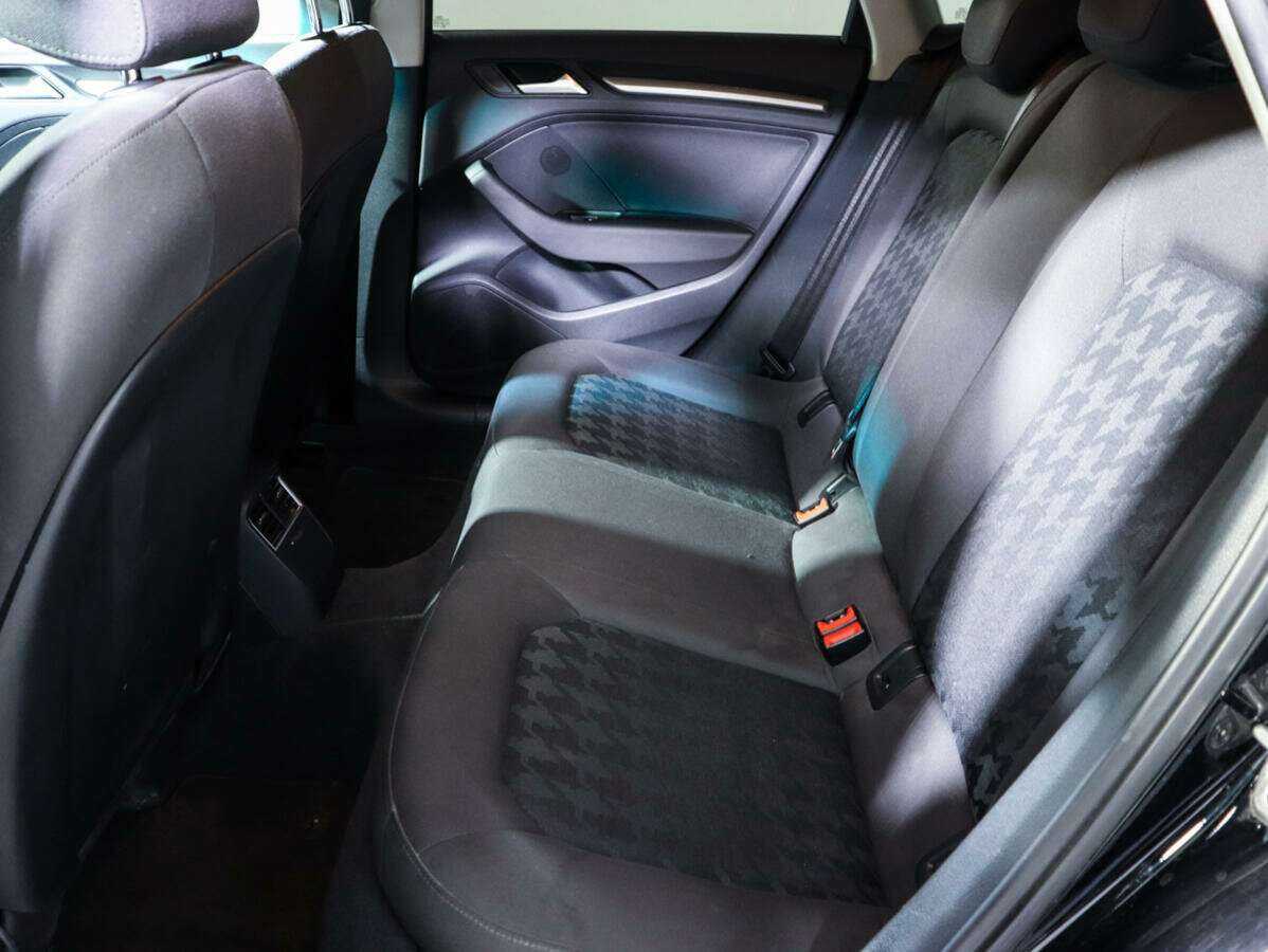 Б/У Ауди А3 2015 года. Фото: #7