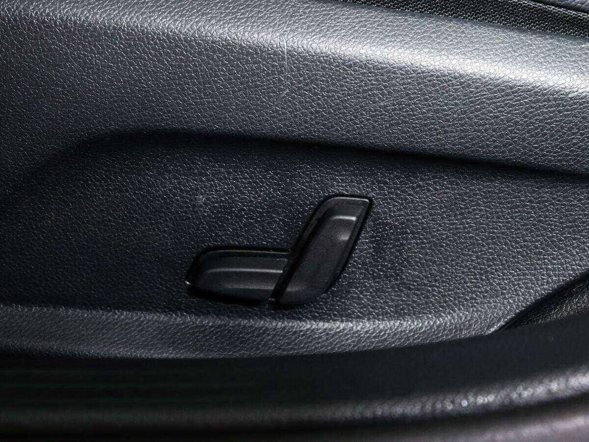 Б/У Мерседес-Бенц Ц-Класс 2015 года. Фото: #18