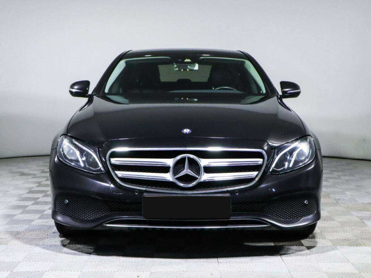 Б/У Мерседес-Бенц Е-Класс 2016 года. Фото: #1