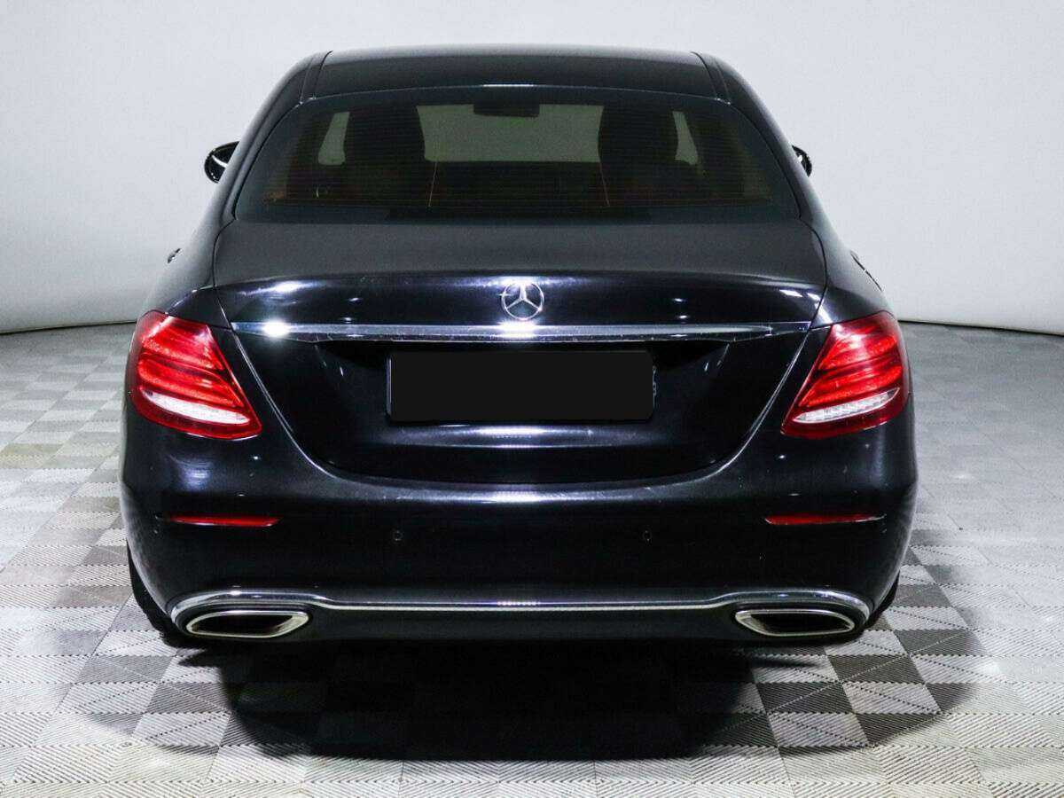 Б/У Мерседес-Бенц Е-Класс 2016 года. Фото: #4