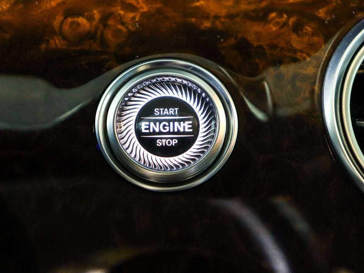 Б/У Мерседес-Бенц Е-Класс 2016 года. Фото: #16