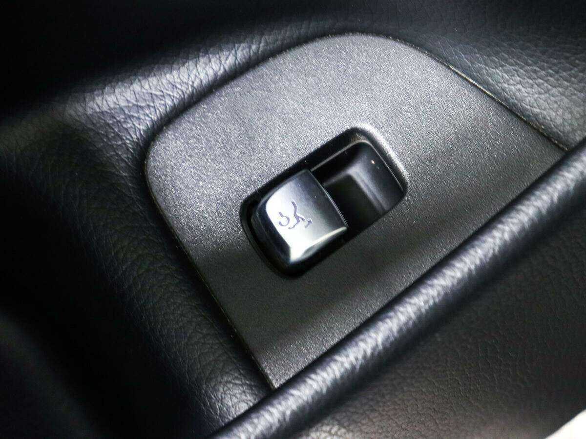 Б/У Мерседес-Бенц Е-Класс 2016 года. Фото: #21