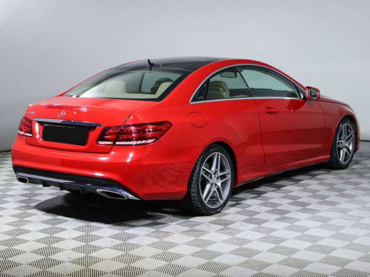 Б/У Мерседес-Бенц Е-Класс 2016 года. Фото: #4