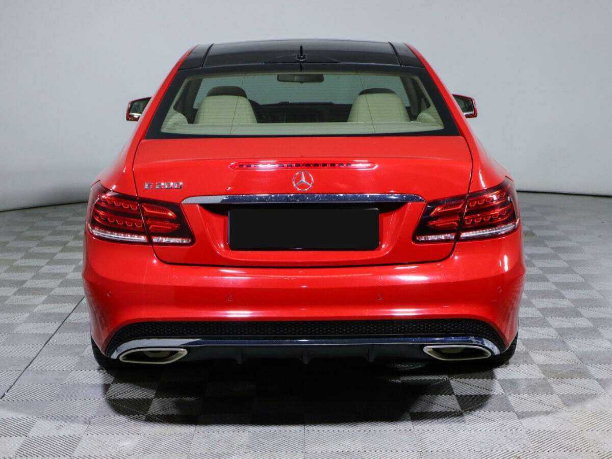 Б/У Мерседес-Бенц Е-Класс 2016 года. Фото: #5