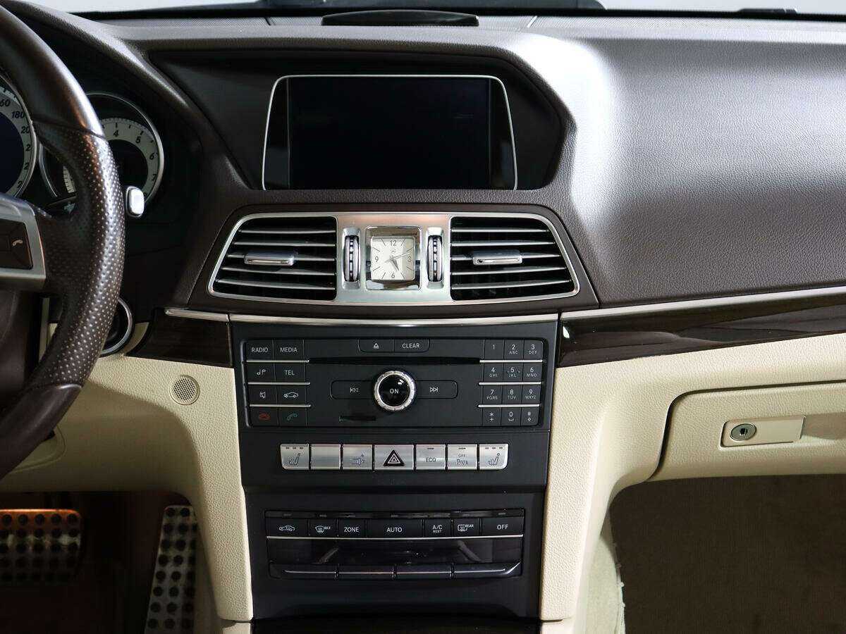 Б/У Мерседес-Бенц Е-Класс 2016 года. Фото: #12