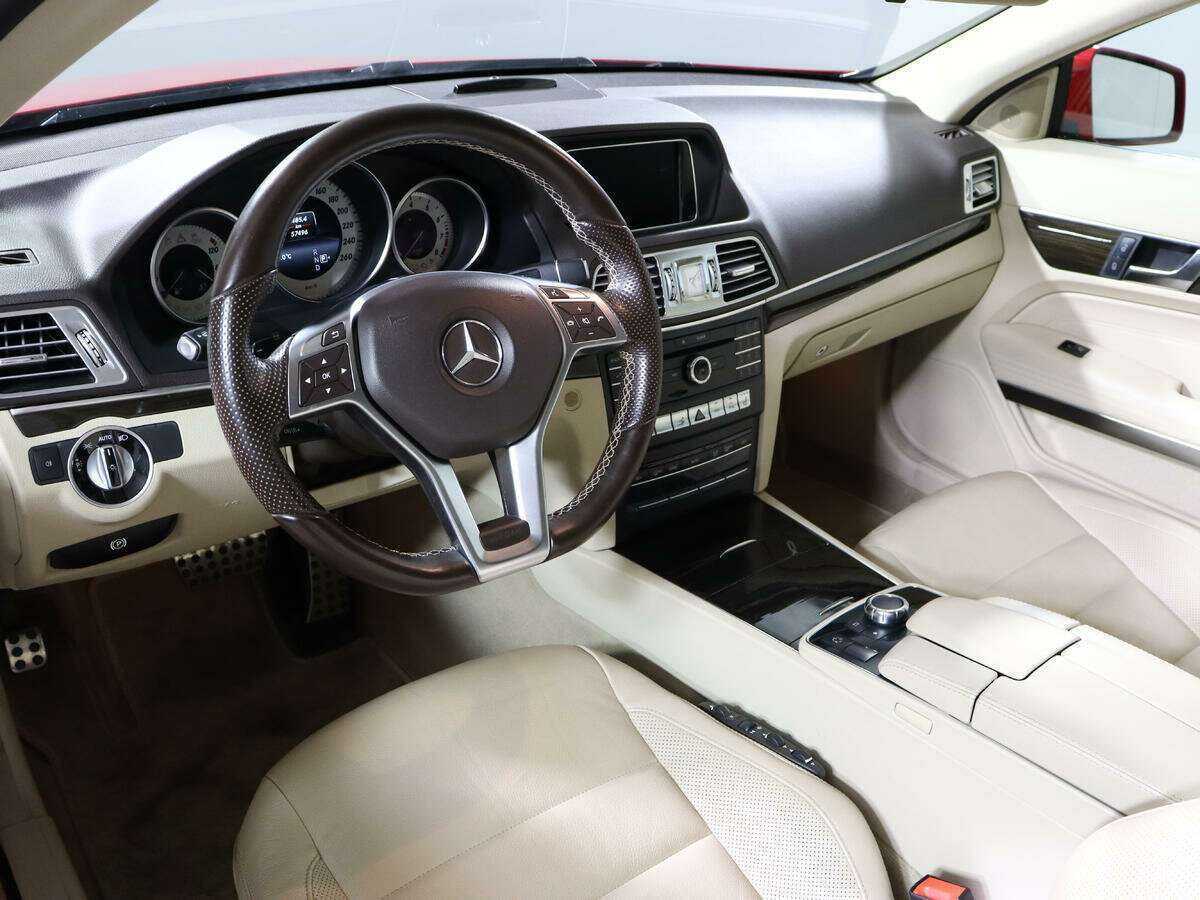 Б/У Мерседес-Бенц Е-Класс 2016 года. Фото: #13